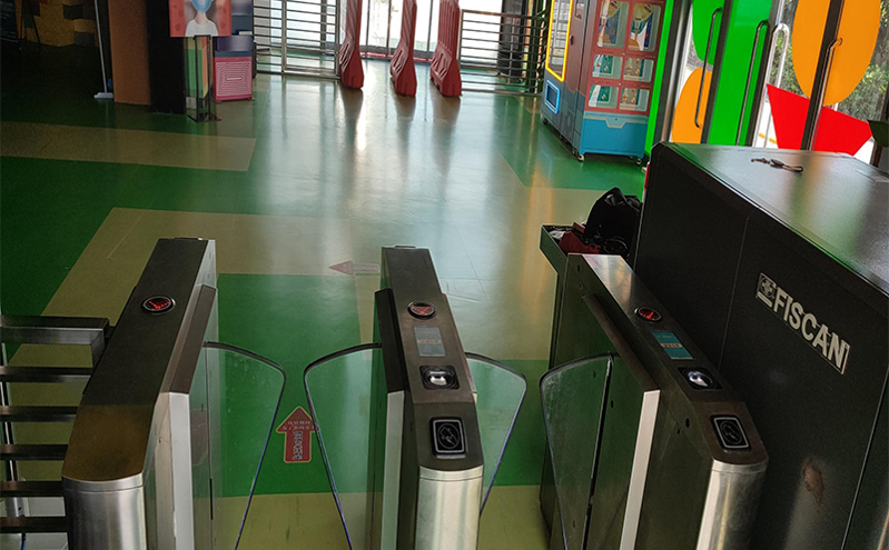 景區(qū)道閘票務(wù)系統(tǒng)+云端運(yùn)維,無需現(xiàn)場專人值守 景區(qū)道閘票務(wù)系統(tǒng)+云端運(yùn)維,無需現(xiàn)場專人值守